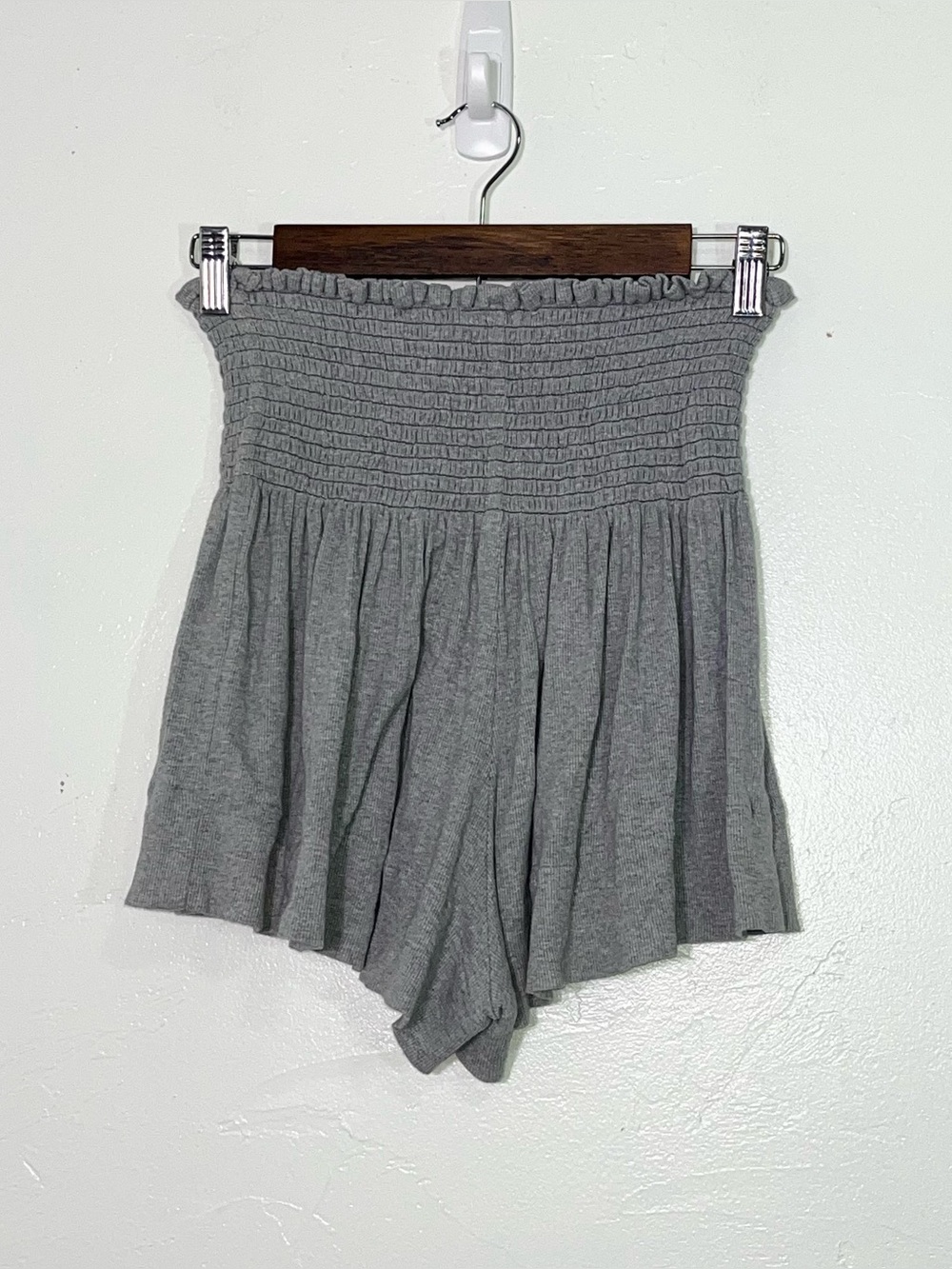 KOCH Erica Skirt Shorts Gray Heathered Smocked High Waist Ruffle Size XS - Picture 3 of 7